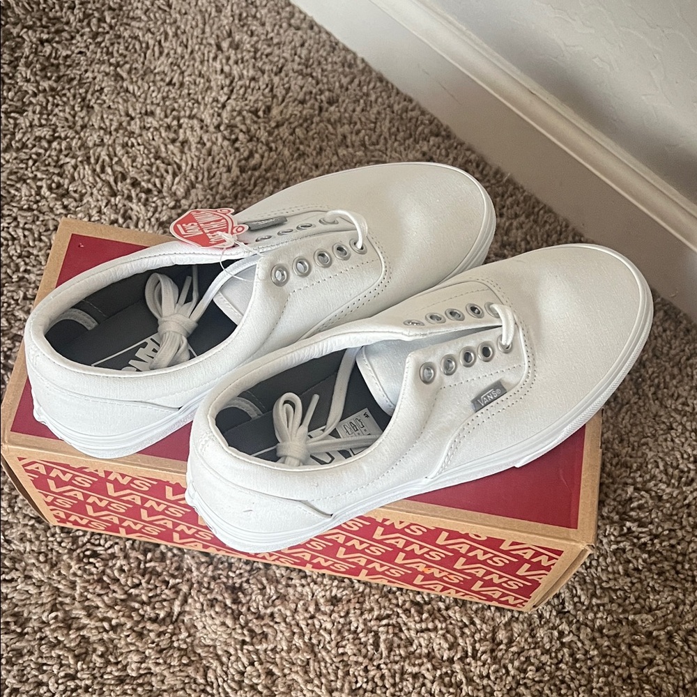Vans Men's Classic White Sneakers